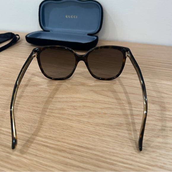 Authentic Gucci Sunglasses - Picture 4 of 7